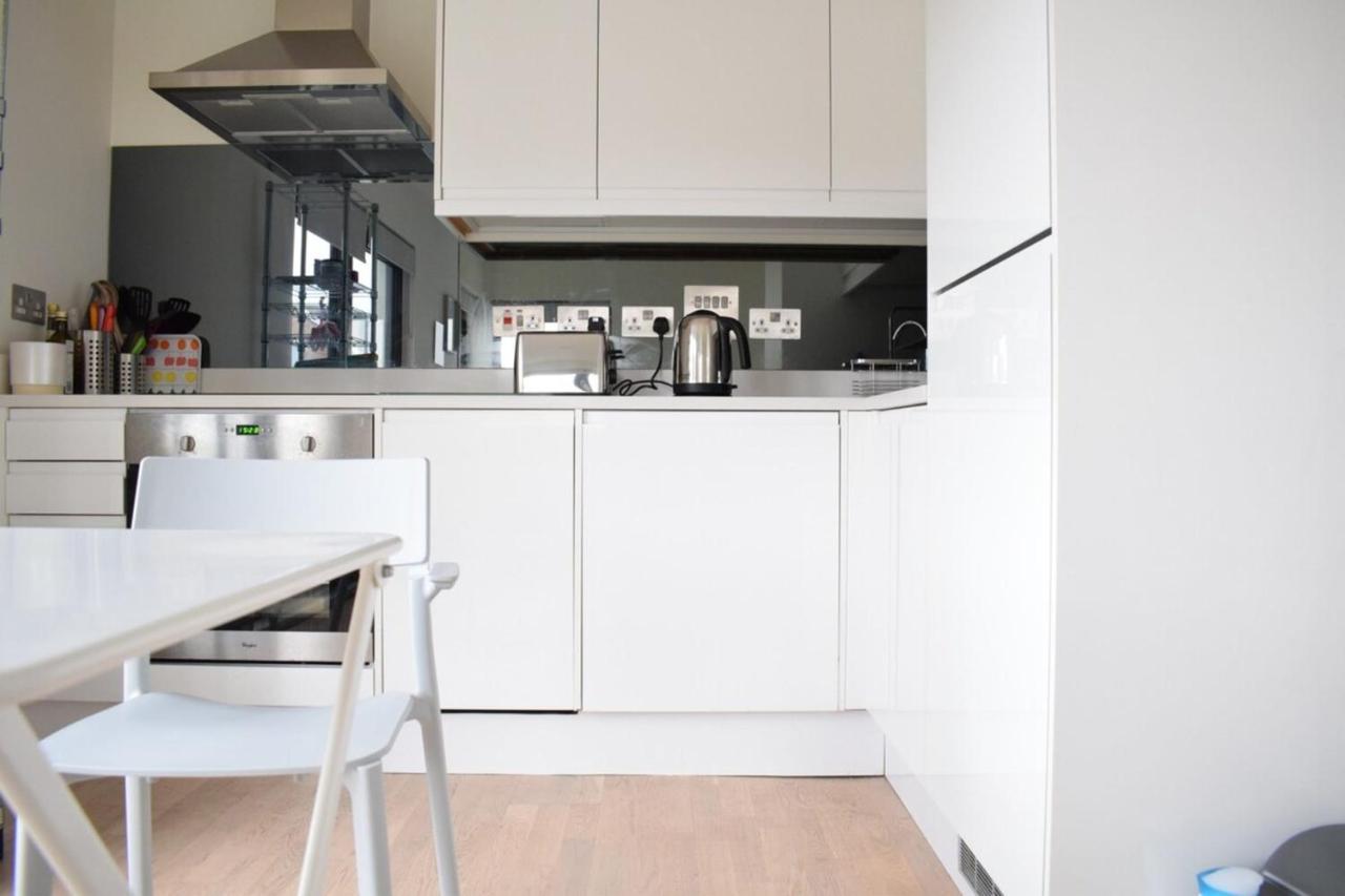 Appartement Bright 1 Bedroom Flat In North With Balcony